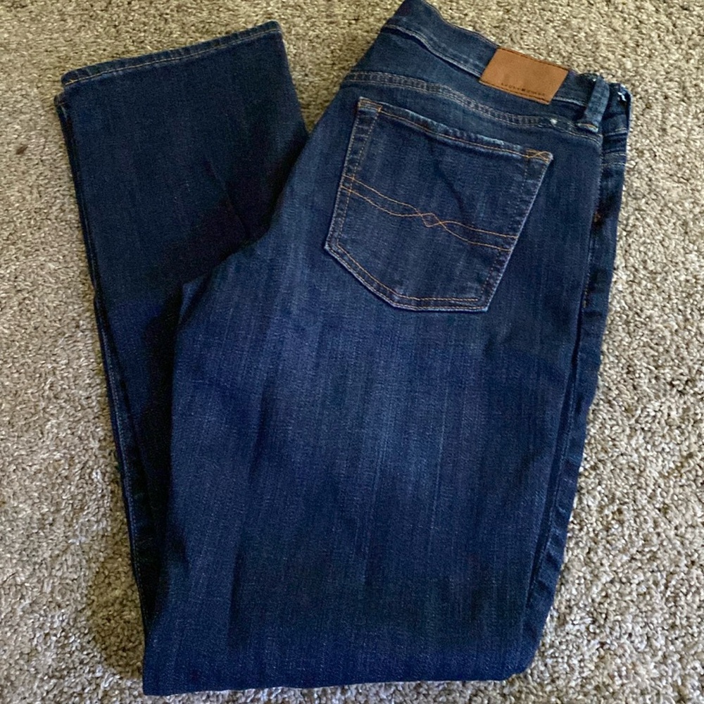 Lucky Brand Sweet Straight Jeans. Size 4 Petite/27 A. Smoke free, pet free home.